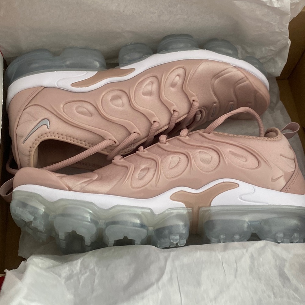 Nike Vapormax Plus Pink Oxford White metallic
